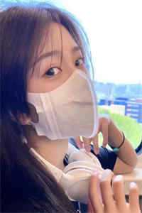 穿成全网黑后，她靠发疯火爆全网