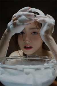 涅??成功后，夫君后悔拔我羽毛了