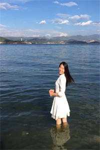 我家香炉通古代，富养美娇女帝