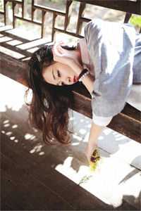 上班摸鱼被抓，反手拉女总裁下水秦寻夏宁