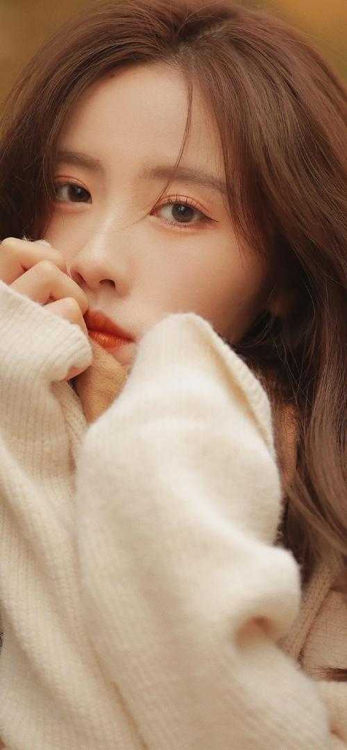 师折月燕潇然