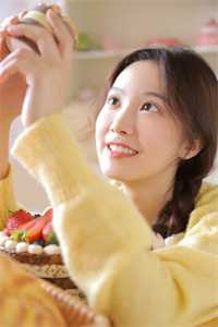 纹身九龙拉棺，吓哭红衣女鬼