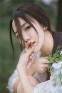 和死对头订婚后，被迫和他同居了