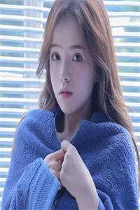 校园逆天女皇：暗帝大人，唱征服