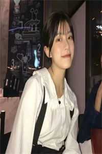 顶级毒士，狠人女帝劝我冷静