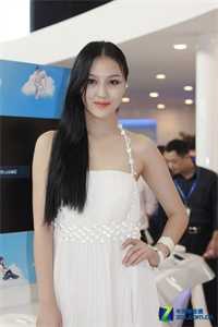 婚后三年，他对她的态度始终算不上亲近
