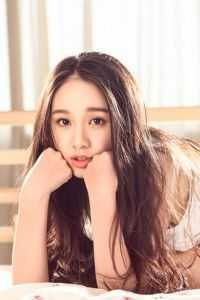 你们努力修炼，我娶未来女帝吃软饭