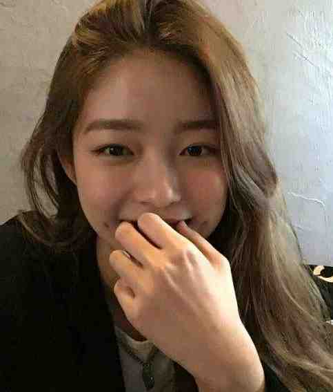 穿成恶毒女配她要阴暗扭曲爬行了