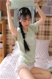 那位黄衣女子