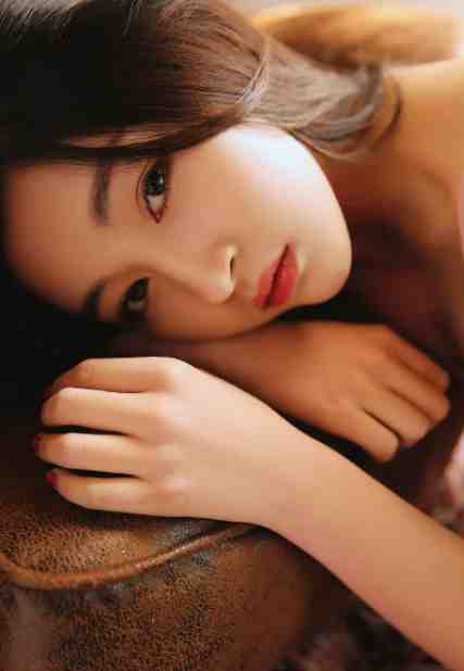 闪婚后首富千金的身份藏不住了