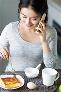 发现男友出轨后，我转身嫁反派人鱼打脸渣男