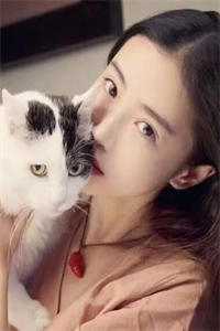 退休大妈在老年大学当顶流