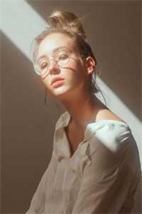 老公给人做狗后，我持鞭做回女王