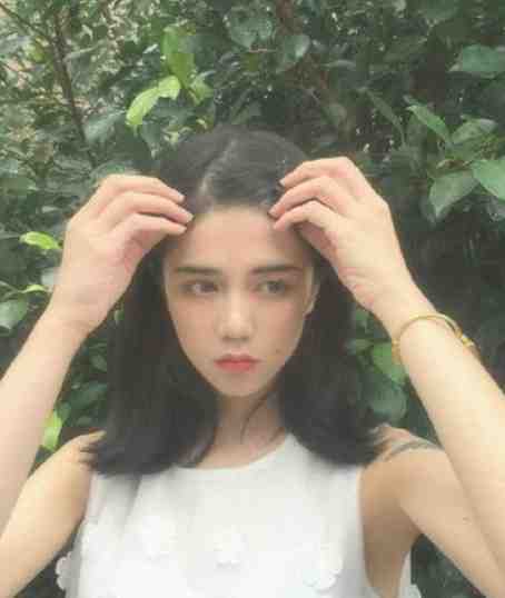 男友为了白月光装穷毁我演艺事业后，我黑化了