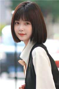 亲生女儿被羞辱，我却忙着给养女买首饰
