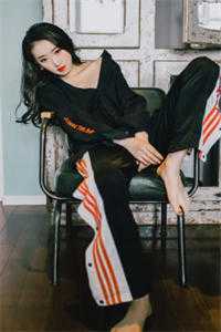 老婆爱装穷，我和女儿不要她了