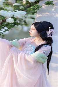 未来霸总手撕绿茶女配后