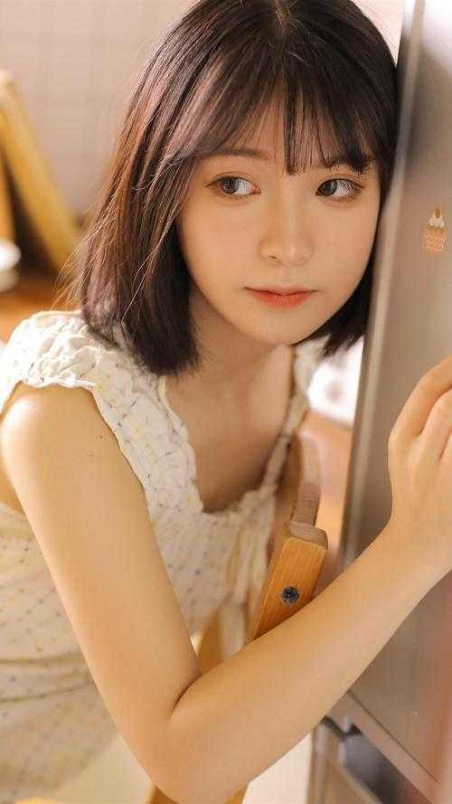 老公在地下室关着一个女人