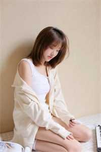 再睁眼！高冷女知青在我怀里哭唧唧