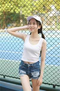 未婚夫与旧念庙会相拥，我祝他们天作之合