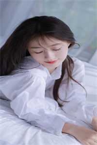 未婚夫逼我抽金蛋另选老公后，抽中残疾小叔他后悔了