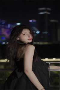 AI灭我满门，我成废土女王狩猎AI