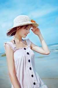 未婚夫要和朱砂痣举行婚礼，我当场改嫁死对头