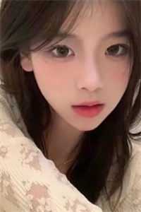 雨织成她的发