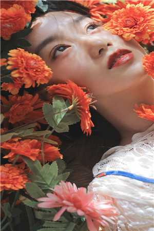 岁月恋歌：平凡人的逆袭与情深