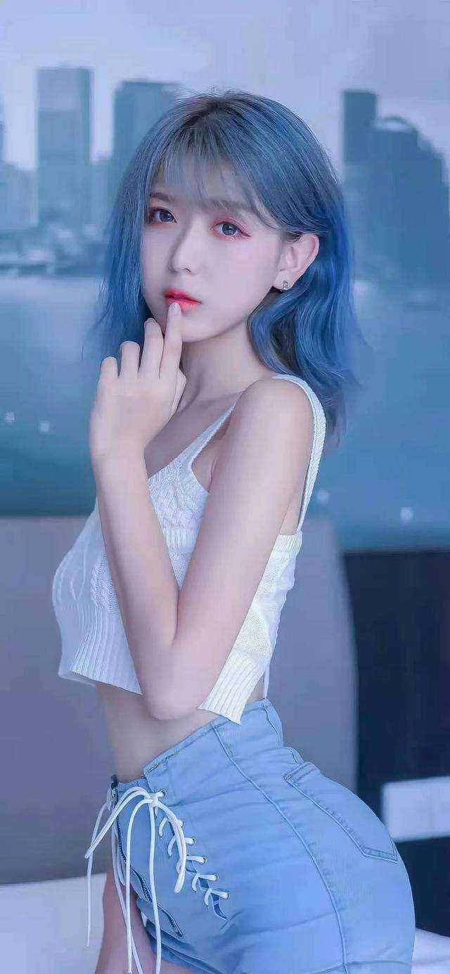 全家都穿越，手握空间.