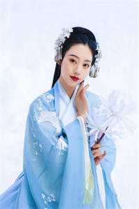 全员恶人？我救的家人都在演我