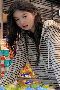 高考770分被校花举报烈士证造假，我带着军功章跪求军区还我爸