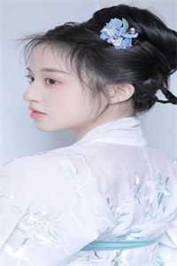穿成霸总被女主碰瓷，我反手开除提拔女配