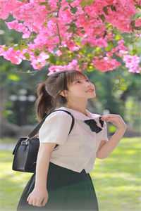 重生后，我放任全班跟班花去原始森林