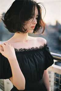 离婚后，我带高冷女总裁荒岛求生