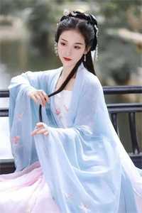 老公的情人把女儿打扮成娃娃后，我杀疯了