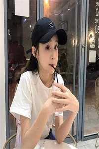 办公室里的塑料姐妹花