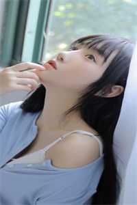 未婚夫女兄弟抢我专机，我让他们跪着唱征服