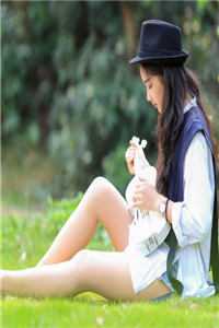 妻子给男助理递了一杯水，我掀桌离婚