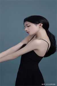 我穿百万婚纱，秘书急疯了