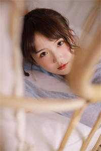 未婚夫女秘书踩断我的缝尸针，我让他破产
