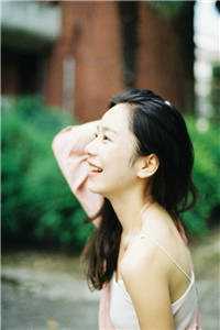 女友把最后救援名额给竹马后，我分手了