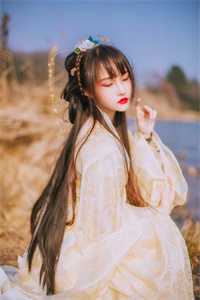 得知我在寺庙上香后后，女领导疯了