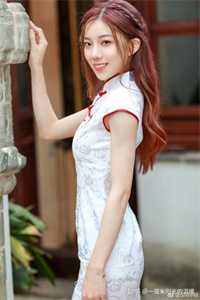 咬红杏