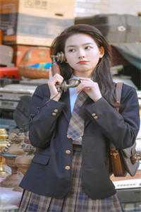 周降姜莱