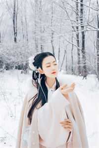 我的铜镜通古今，长公主求我造反